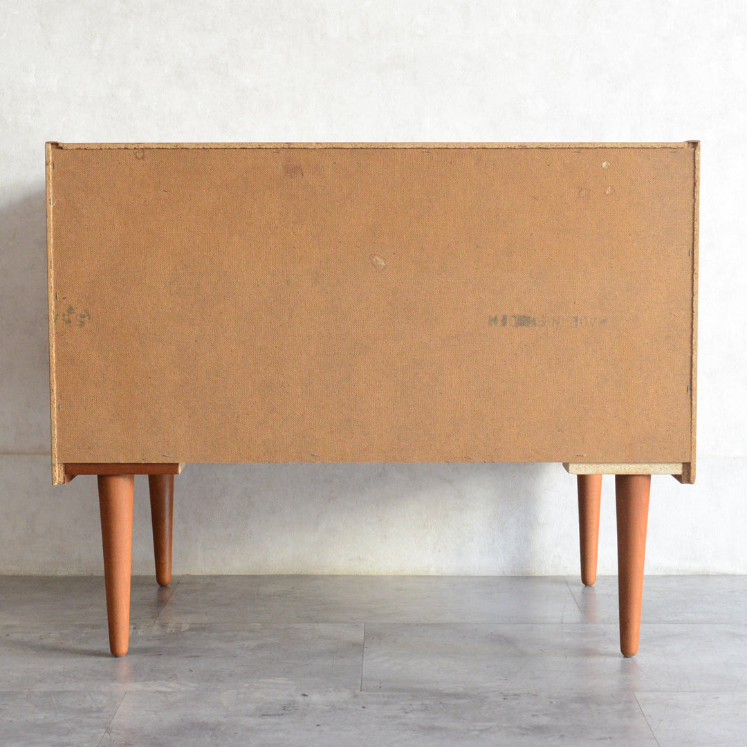 デンマーク ヴィンテージ チークキャビネット 13