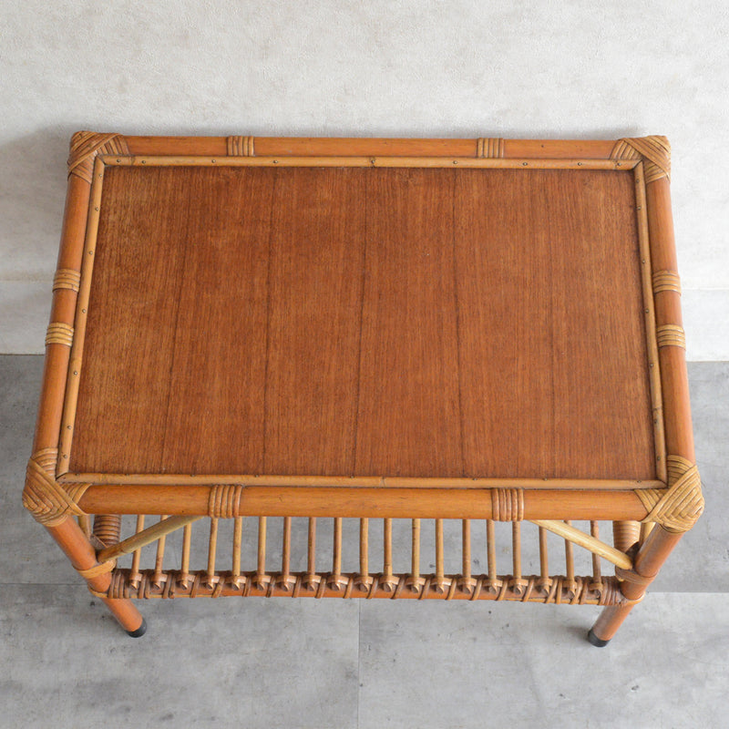 デンマークヴィンテージ　ラタンサイドテーブル(棚付き・天板チーク）6-43