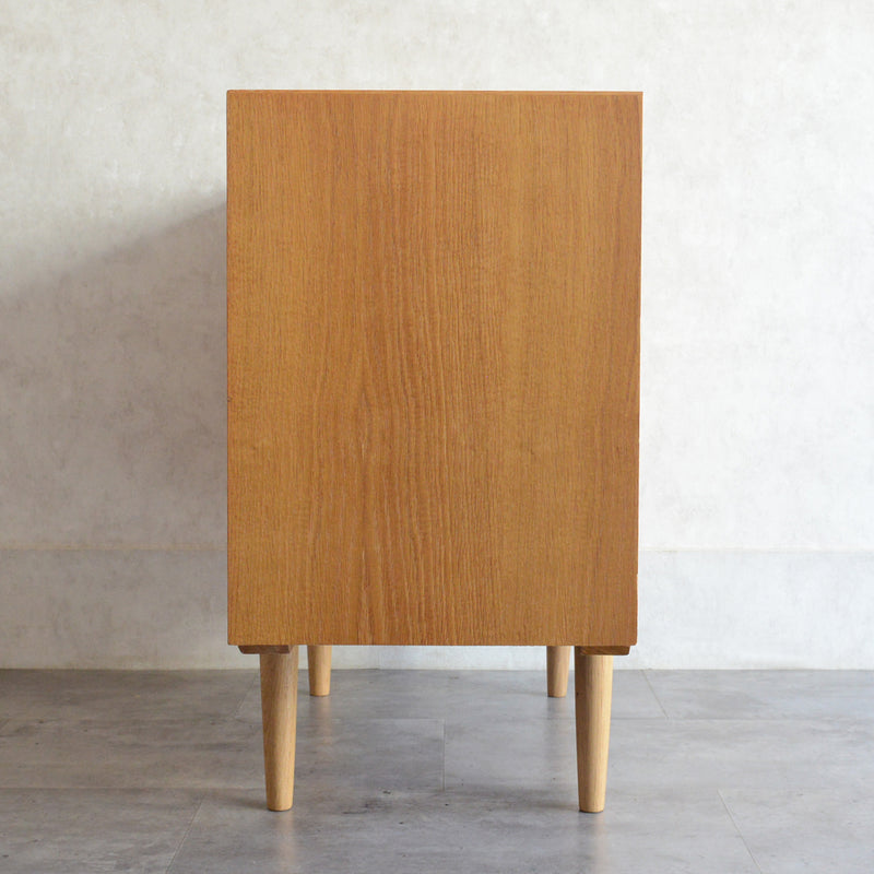 デンマーク ヴィンテージ  抽斗付 オークキャビネット 5-119