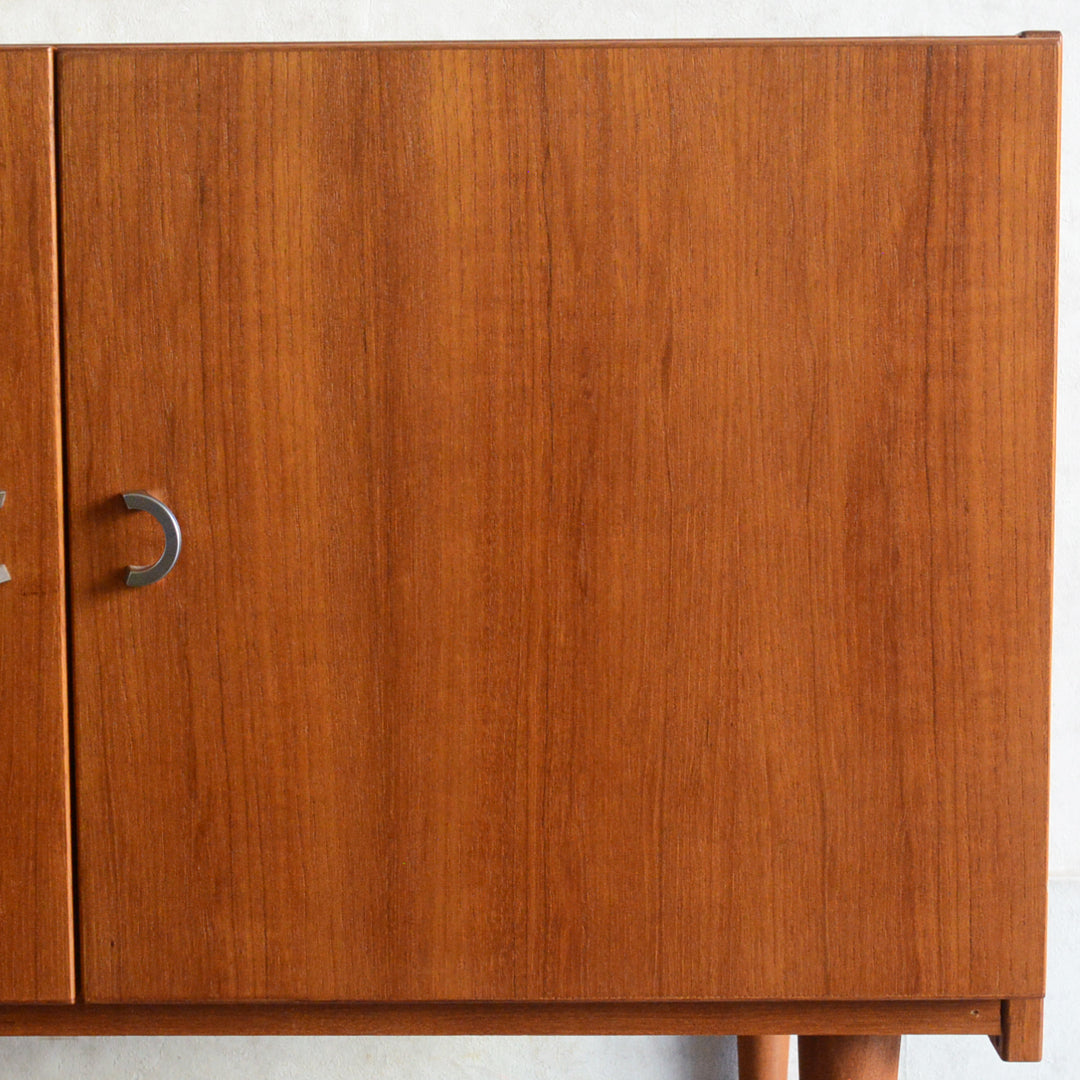 デンマーク ヴィンテージ チークキャビネット 13