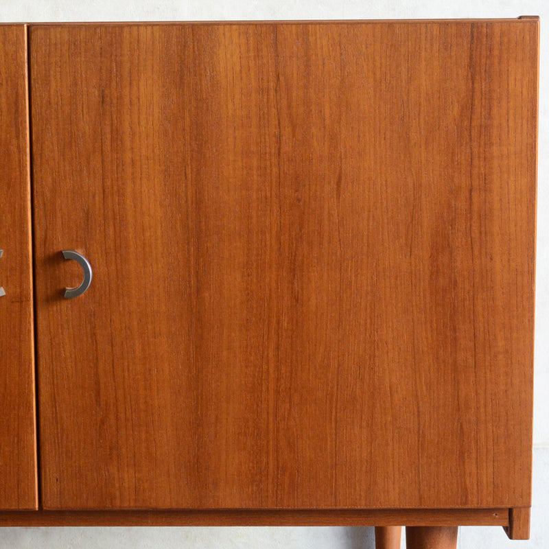 デンマーク ヴィンテージ チークキャビネット 13