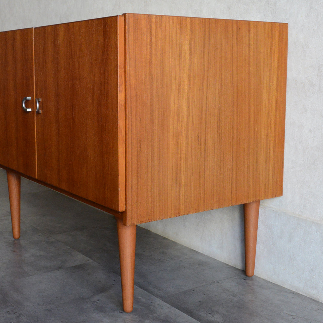 デンマーク ヴィンテージ チークキャビネット 13