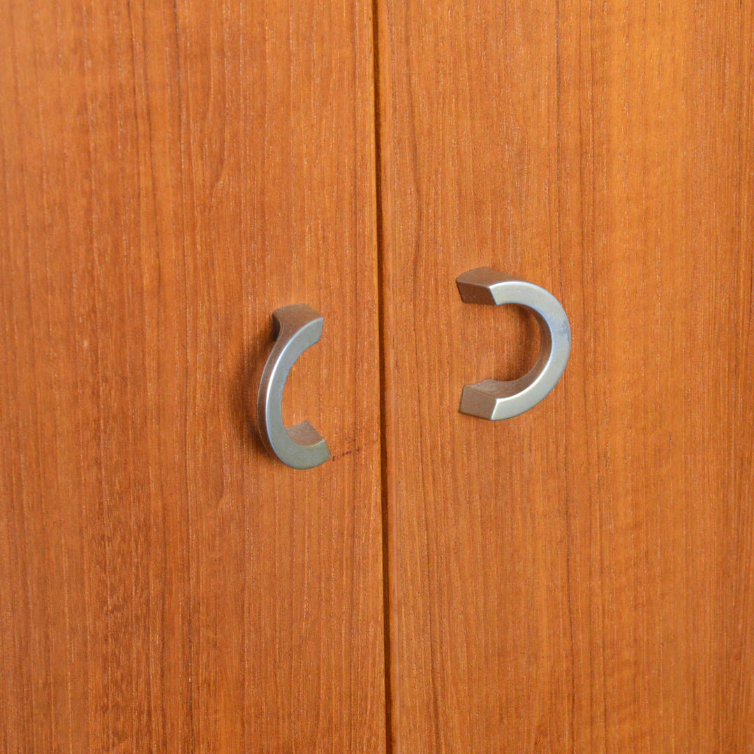 デンマーク ヴィンテージ チークキャビネット 13