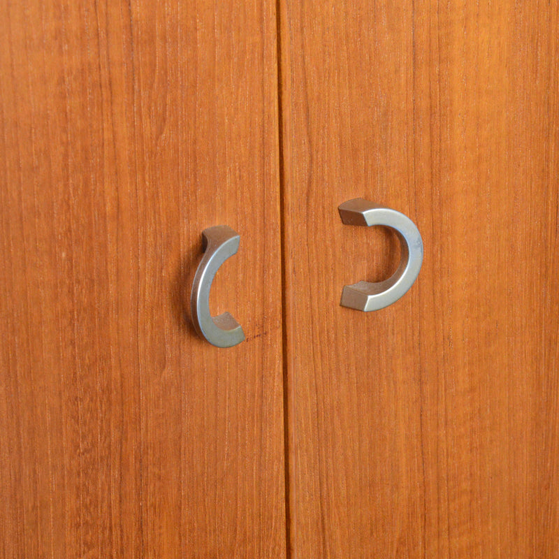 デンマーク ヴィンテージ チークキャビネット 13