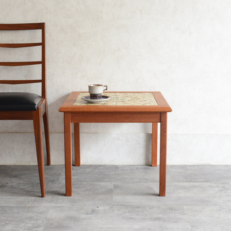 デンマークヴィンテージ　タイルトップ ローテーブル 6-39