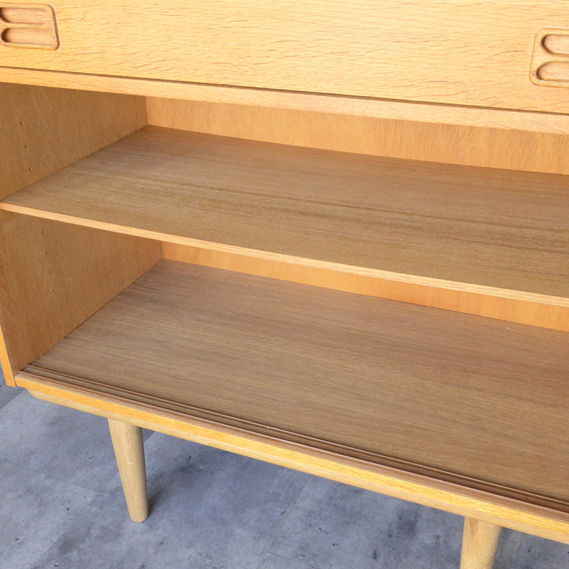 デンマーク ヴィンテージ  抽斗付 オークキャビネット 5-119