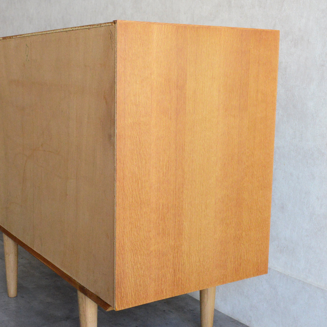 デンマーク ヴィンテージ  抽斗付 オークキャビネット 5-119