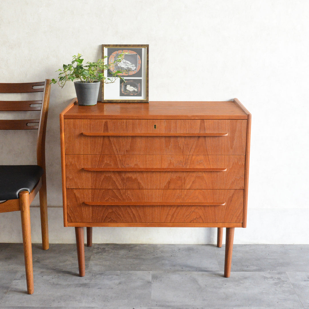 デンマークヴィンテージ  チーク３段チェストD-11(鍵付)