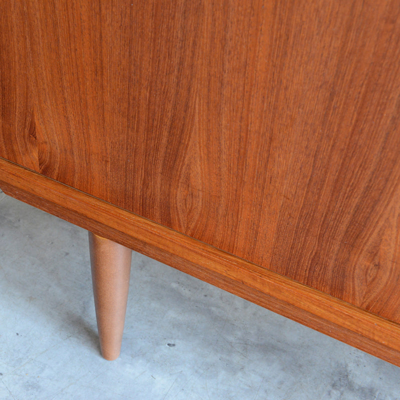 デンマーク ヴィンテージ　チーク キャビネット サイドボード5-91