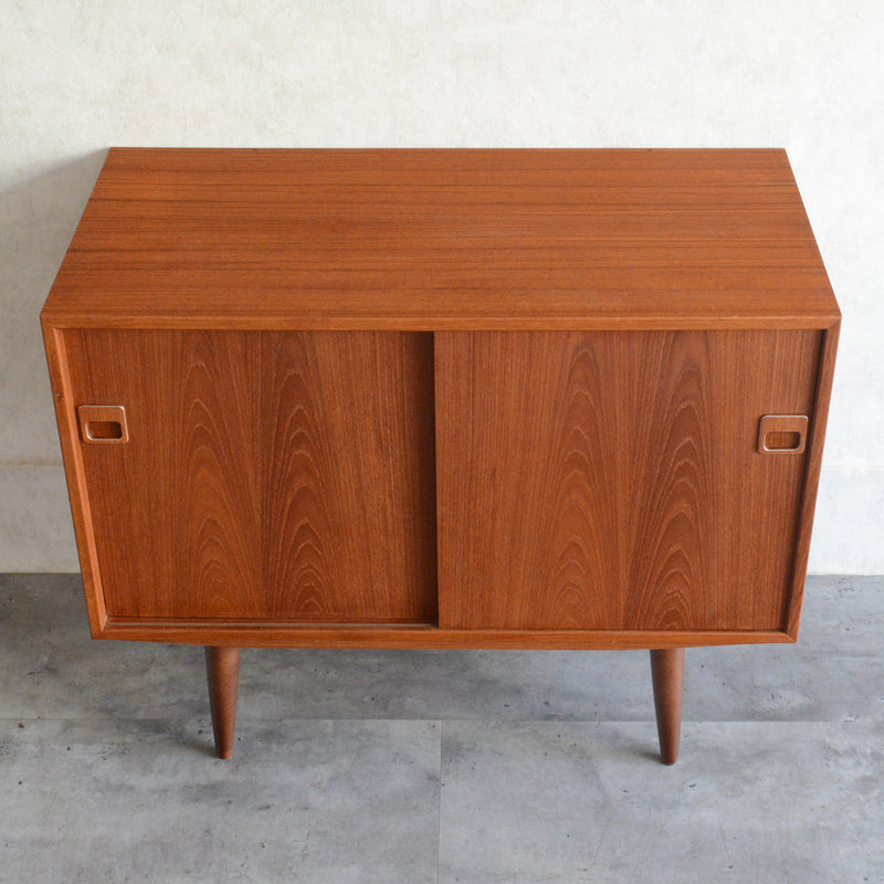 デンマーク ヴィンテージ  チーク スモールキャビネット 5-126