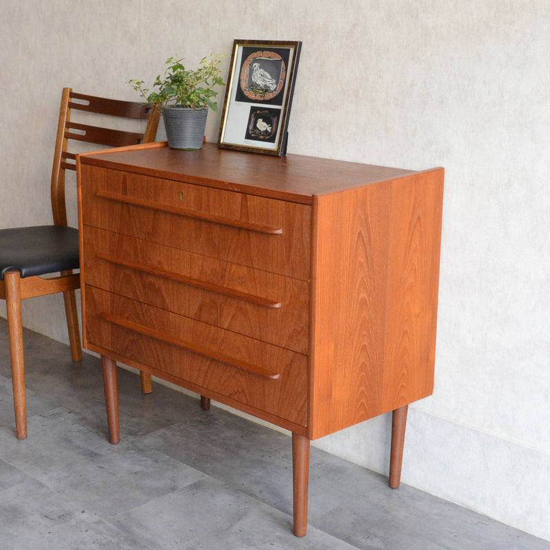 デンマークヴィンテージ  チーク３段チェストD-11(鍵付)