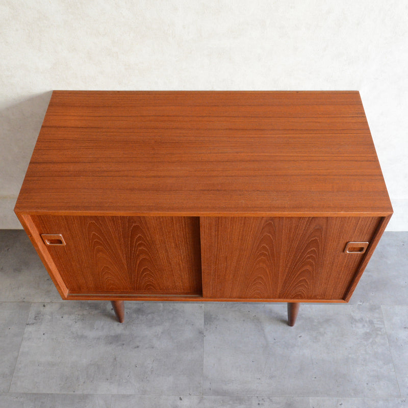 デンマーク ヴィンテージ  チーク スモールキャビネット 5-126