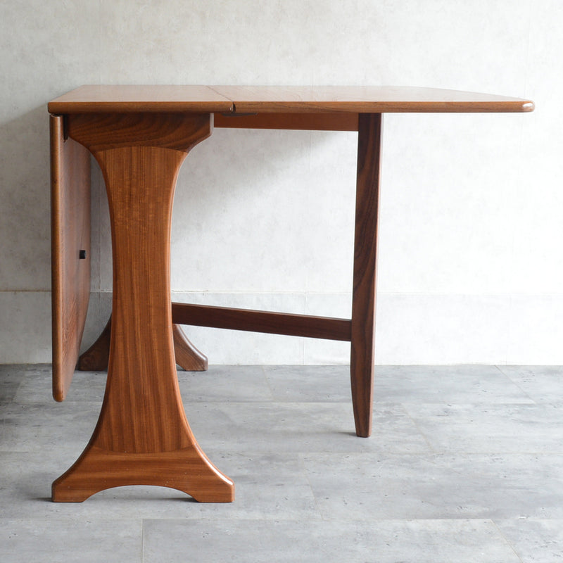 G-PLAN ジープラン　ゲートレッグ ダイニングテーブル 23 (天板剝離再塗装済）