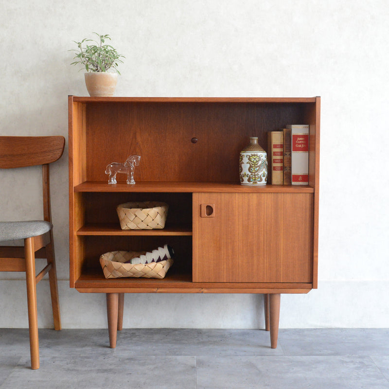 デンマーク ヴィンテージ チーク シェルフ (扉付）6-36
