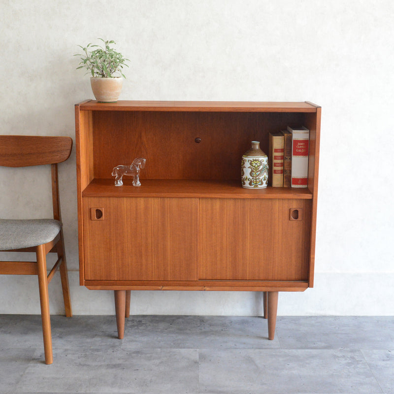 デンマーク ヴィンテージ チーク シェルフ (扉付）6-36