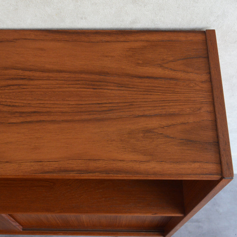 デンマーク ヴィンテージ チーク シェルフ (扉付）6-36