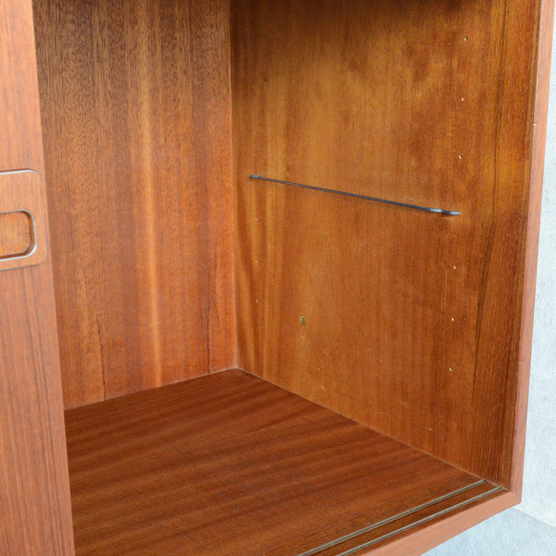 デンマーク ヴィンテージ  チーク スモールキャビネット 5-126