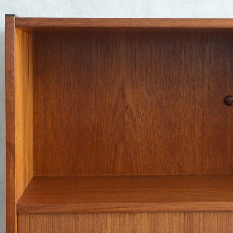 デンマーク ヴィンテージ チーク シェルフ (扉付）6-36
