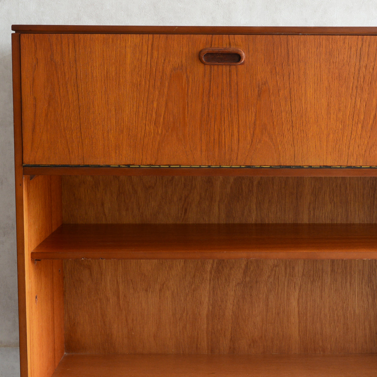 60s ヴィンテージ ガラスキャビネット 51 (抽斗・フラップ扉付）