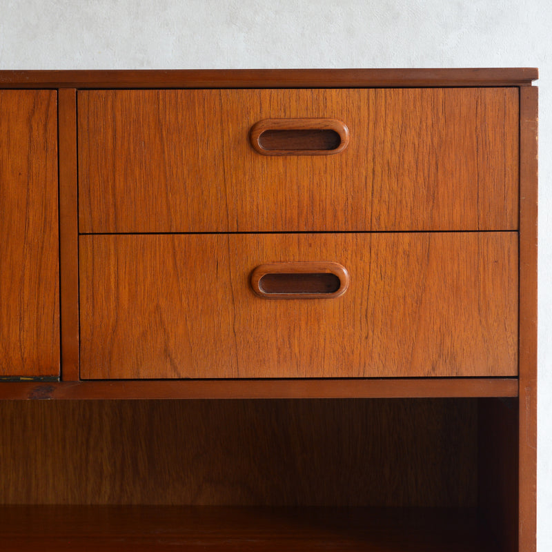 60s ヴィンテージ ガラスキャビネット 51 (抽斗・フラップ扉付）