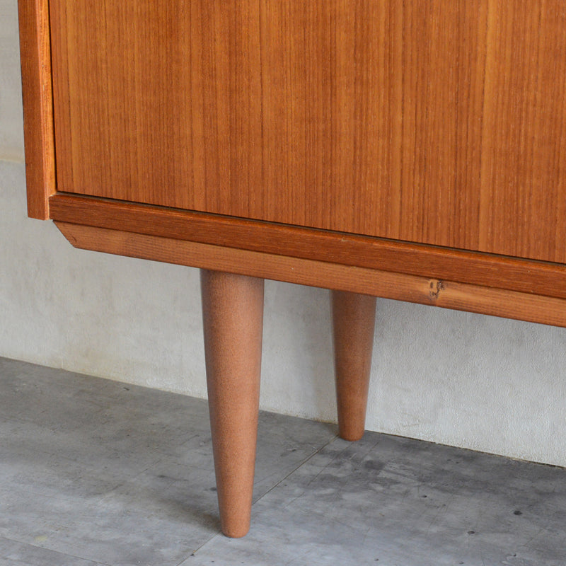 デンマーク ヴィンテージ チーク シェルフ (扉付）6-36