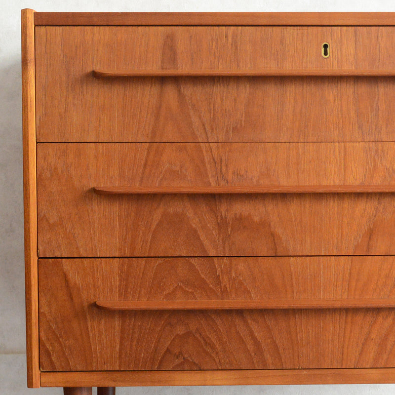 デンマークヴィンテージ  チーク３段チェストD-11(鍵付)