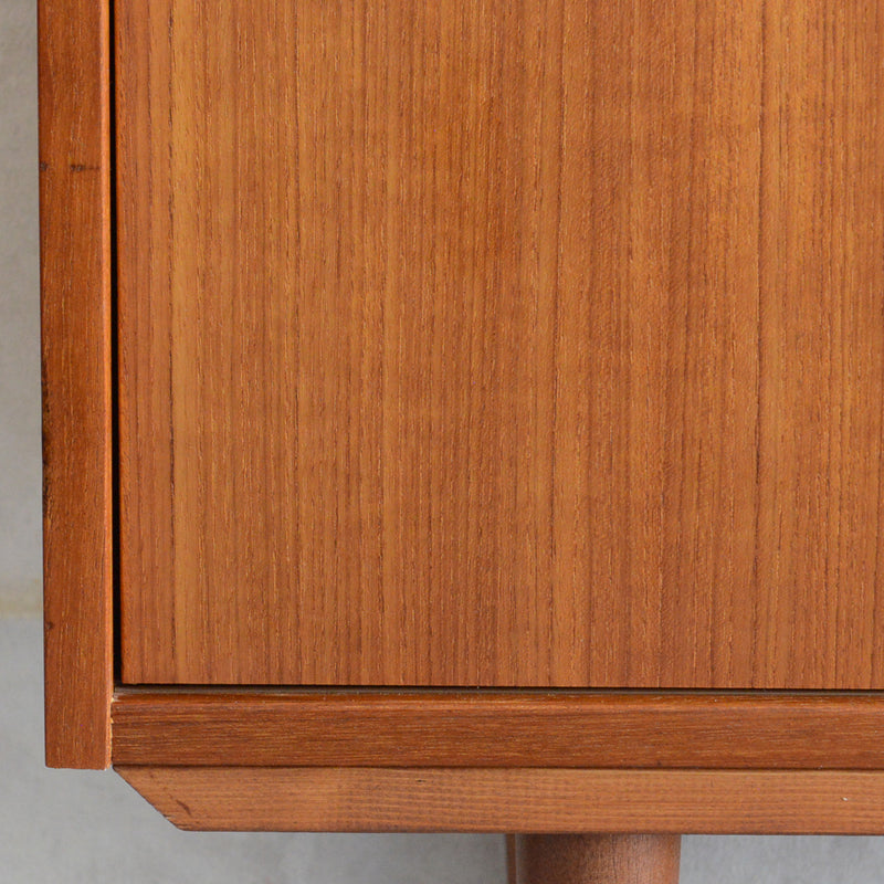 デンマーク ヴィンテージ チーク シェルフ (扉付）6-36