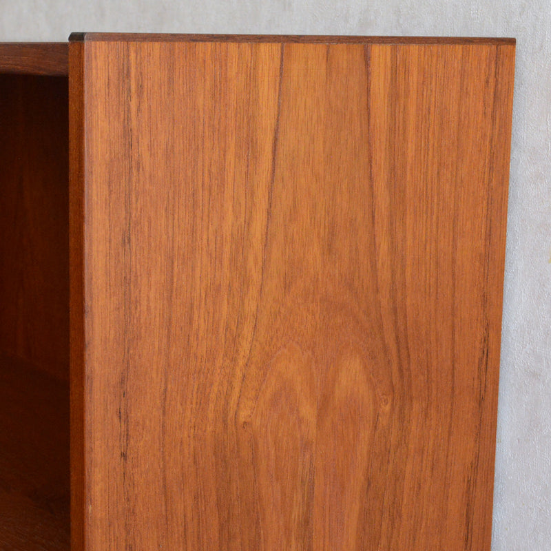 デンマーク ヴィンテージ チーク シェルフ (扉付）6-36