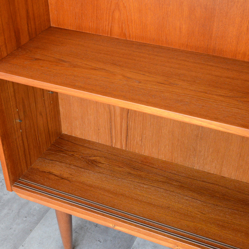 デンマーク ヴィンテージ チーク シェルフ (扉付）6-36