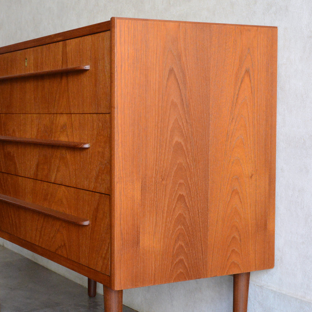 デンマークヴィンテージ  チーク３段チェストD-11(鍵付)