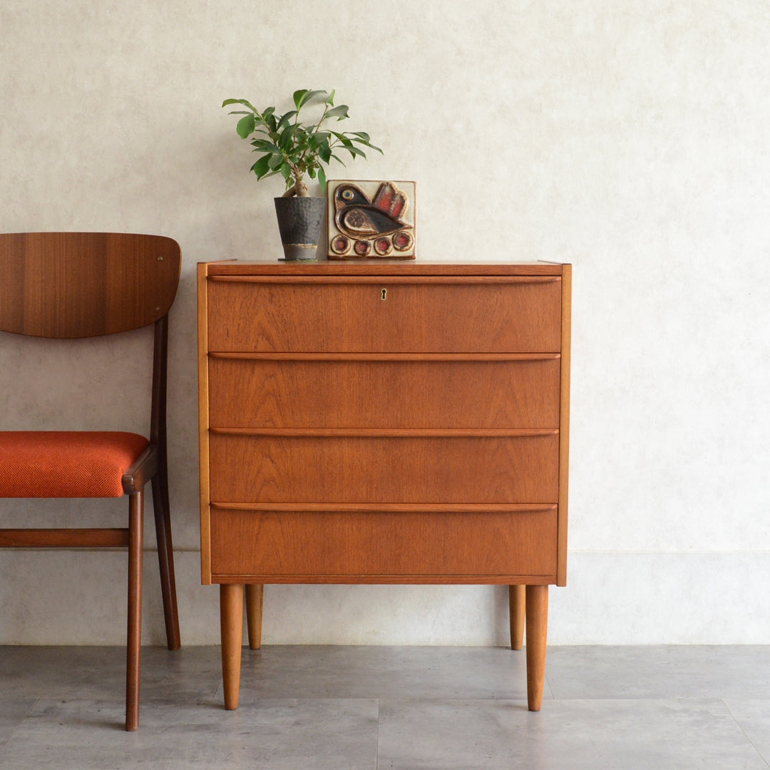 最終値下げ‼︎ アメリカンヴィンテージ・チークナイトテーブル　1980年代 最終値下げ‼︎ アメリカンヴィンテージ・チークナイトテーブル 1980