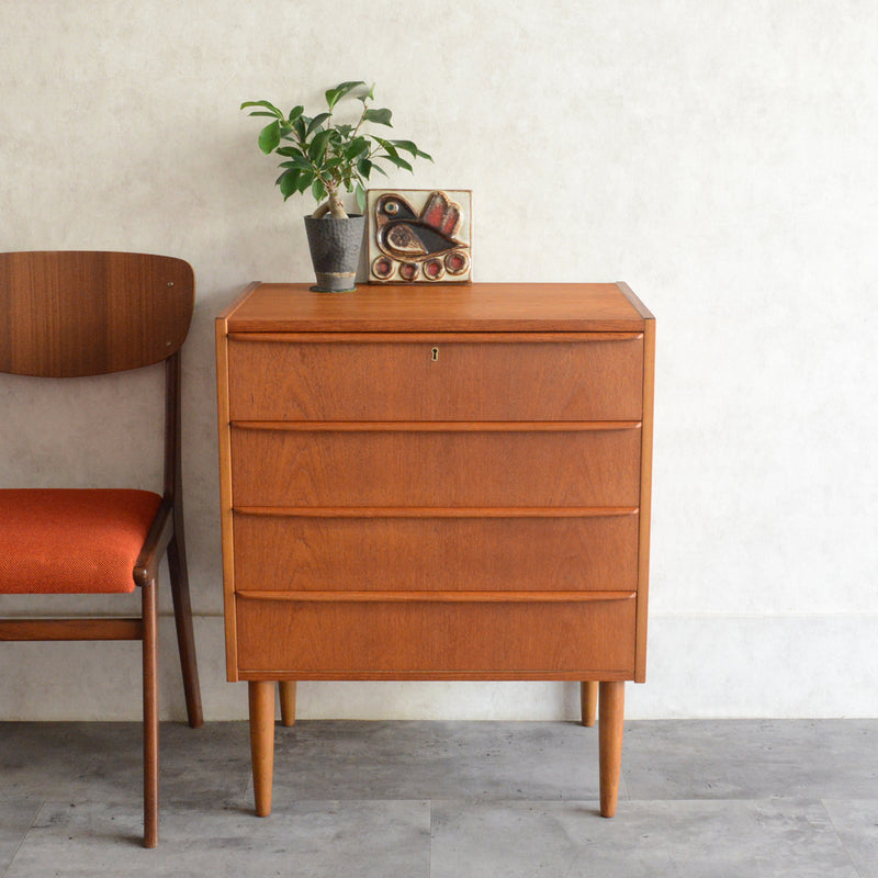 デンマークヴィンテージ  チーク４段チェスト D-6