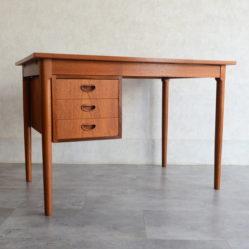 デンマークヴィンテージ チークデスク5-168