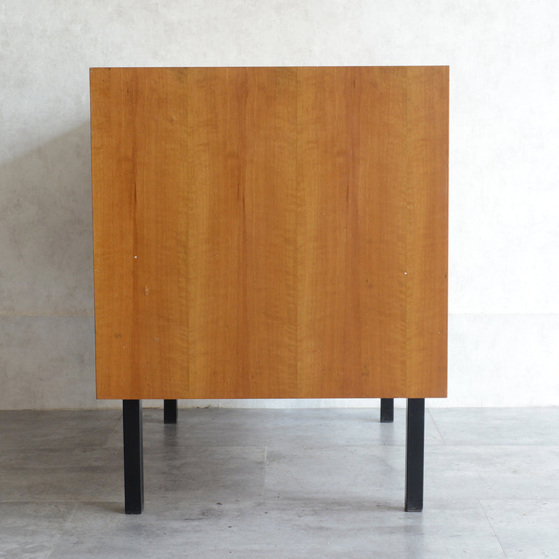 スウェーデン ヴィンテージ  ３段チェスト13 (アイアンレッグ）