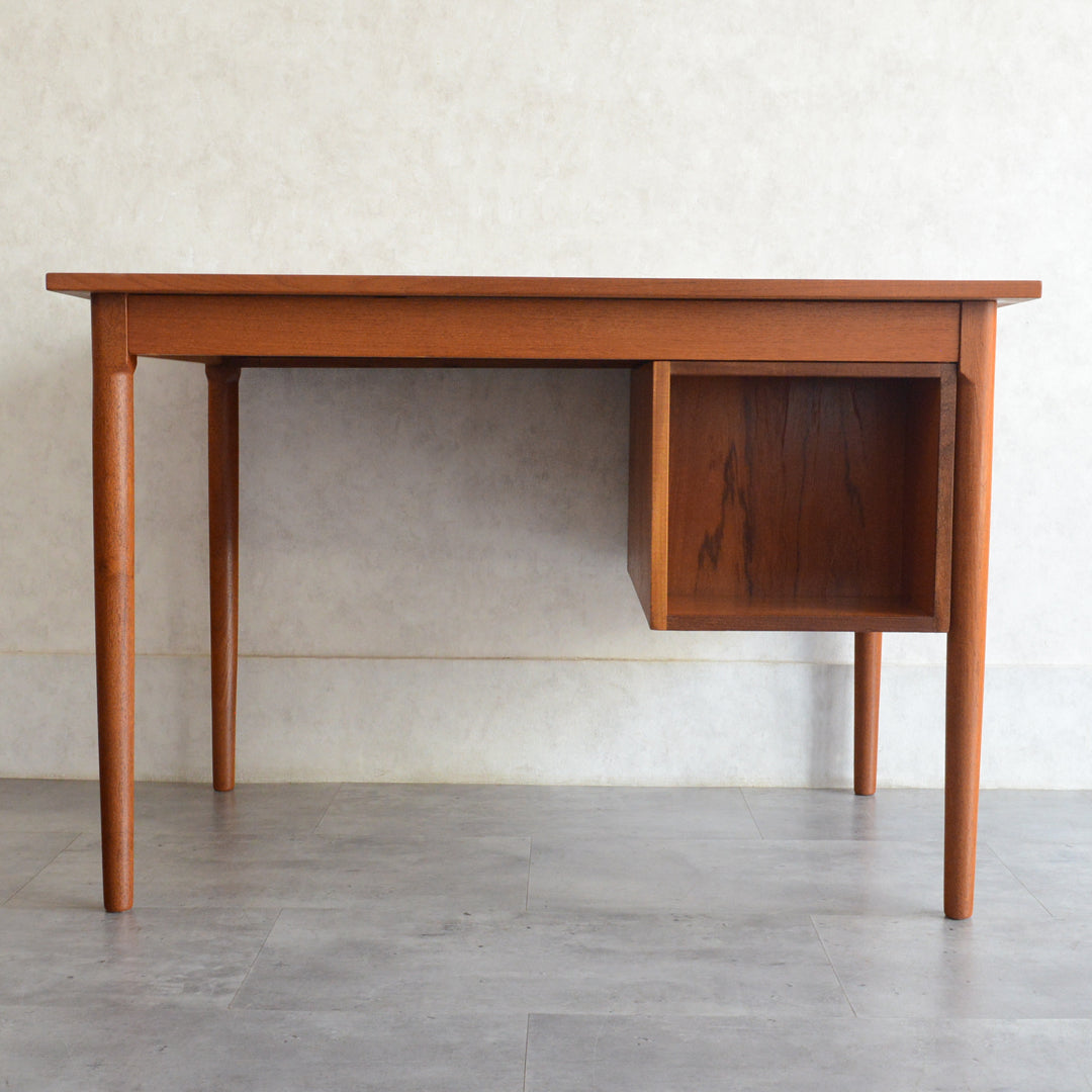 デンマークヴィンテージ チークデスク5-168