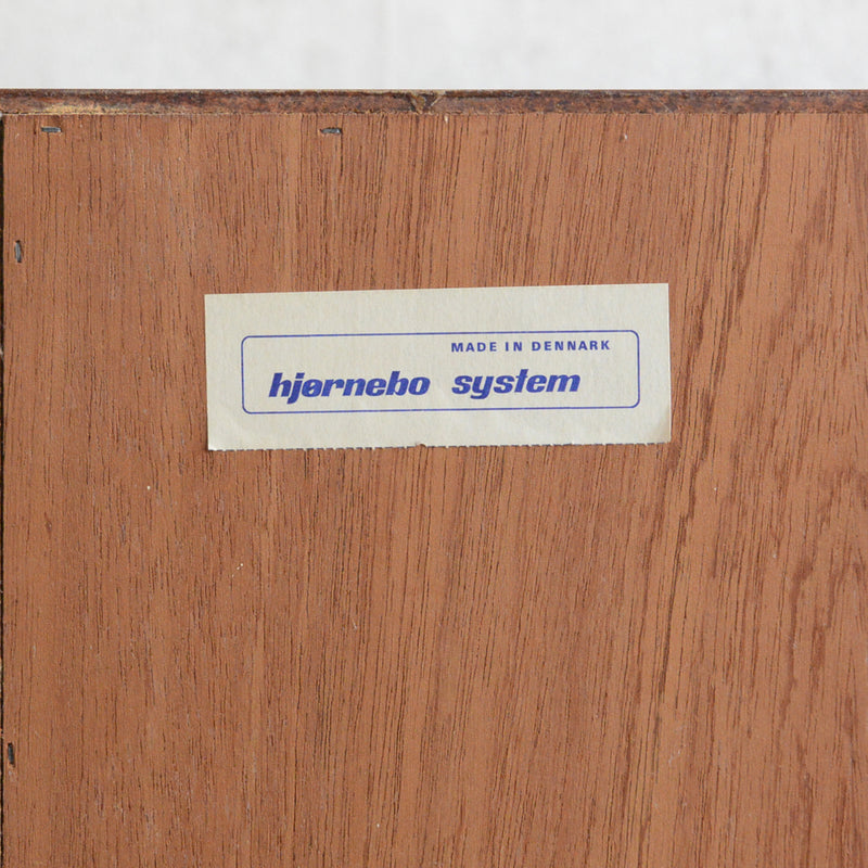 デンマーク ヴィンテージ  チーク スモールキャビネット 5-126