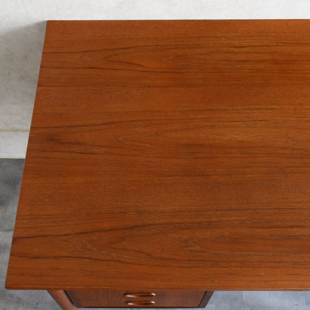 デンマークヴィンテージ チークデスク5-168