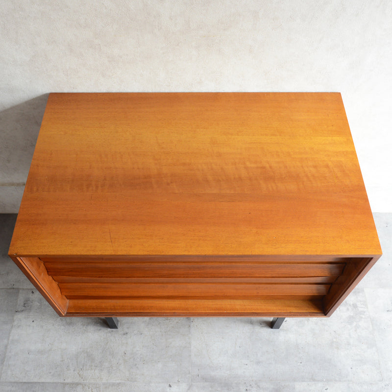 スウェーデン ヴィンテージ  ３段チェスト13 (アイアンレッグ）