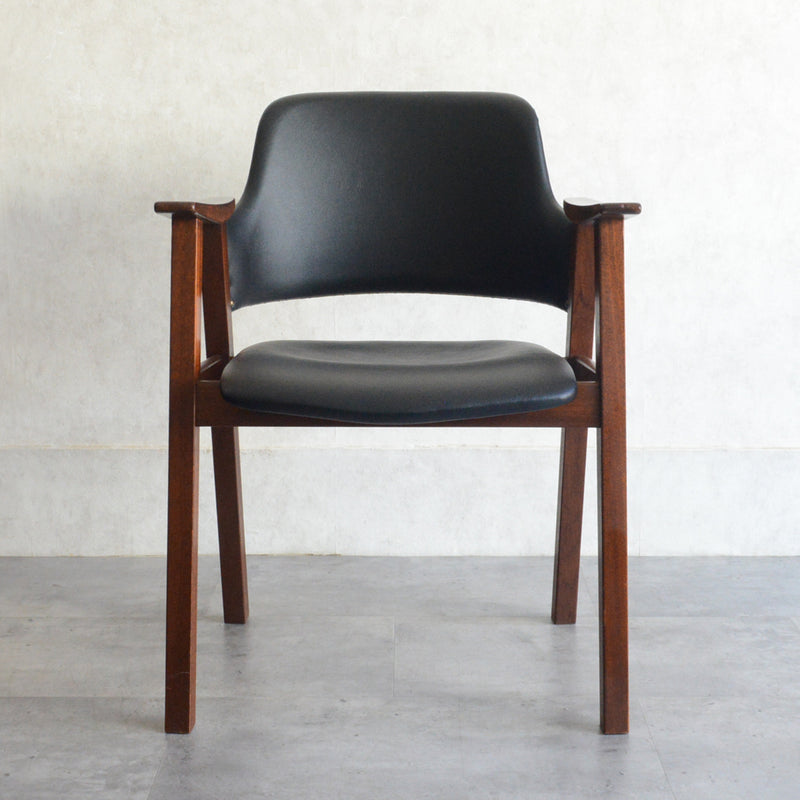 オランダヴィンテージ　アームチェア02（張替済・黒レザー）