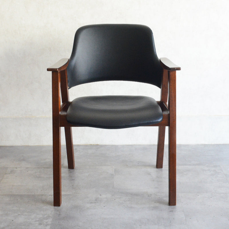 オランダヴィンテージ　アームチェア02（張替済・黒レザー）