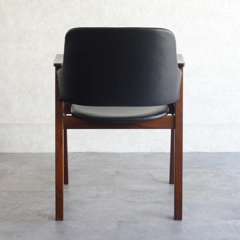 オランダヴィンテージ　アームチェア02（張替済・黒レザー）