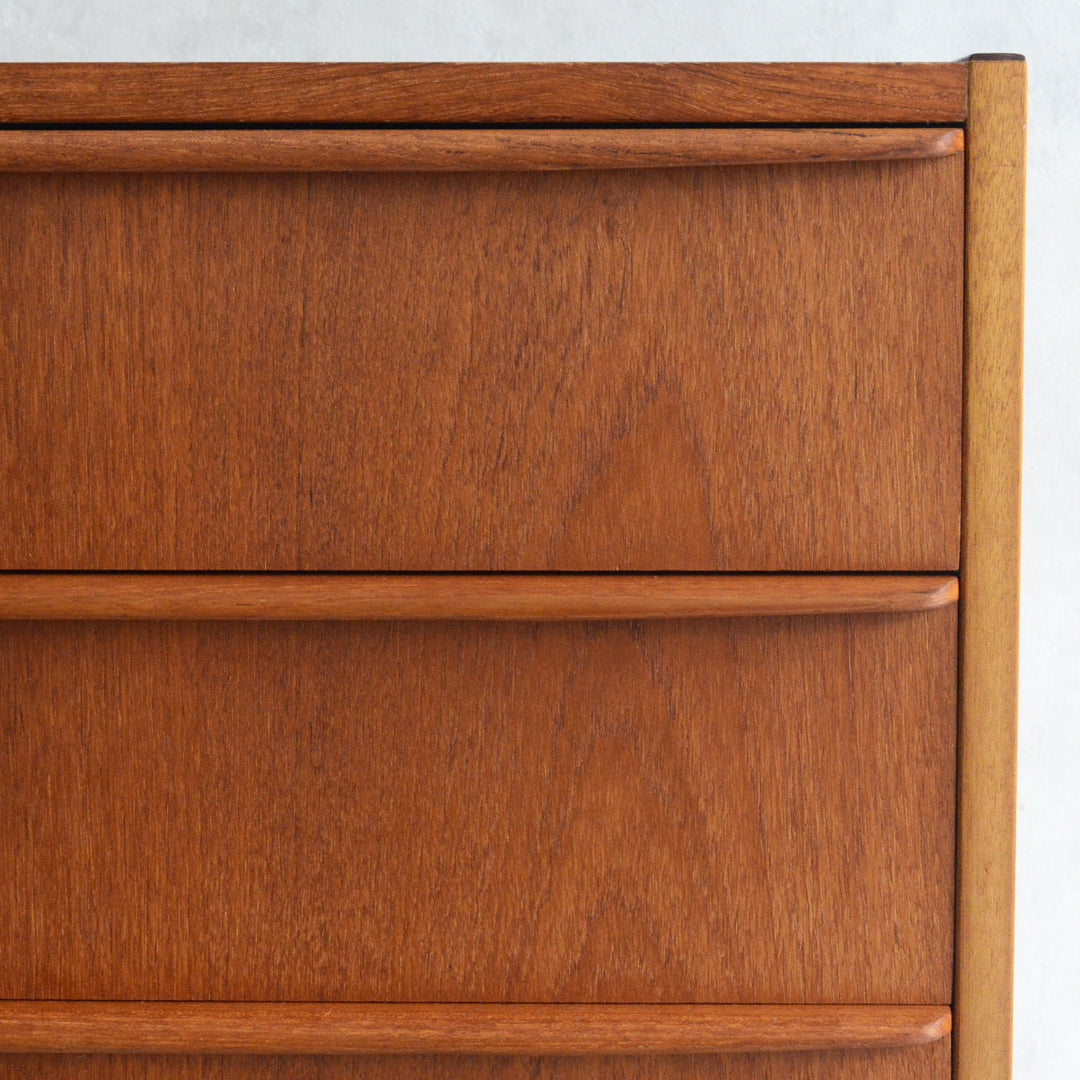 デンマークヴィンテージ  チーク４段チェスト D-6