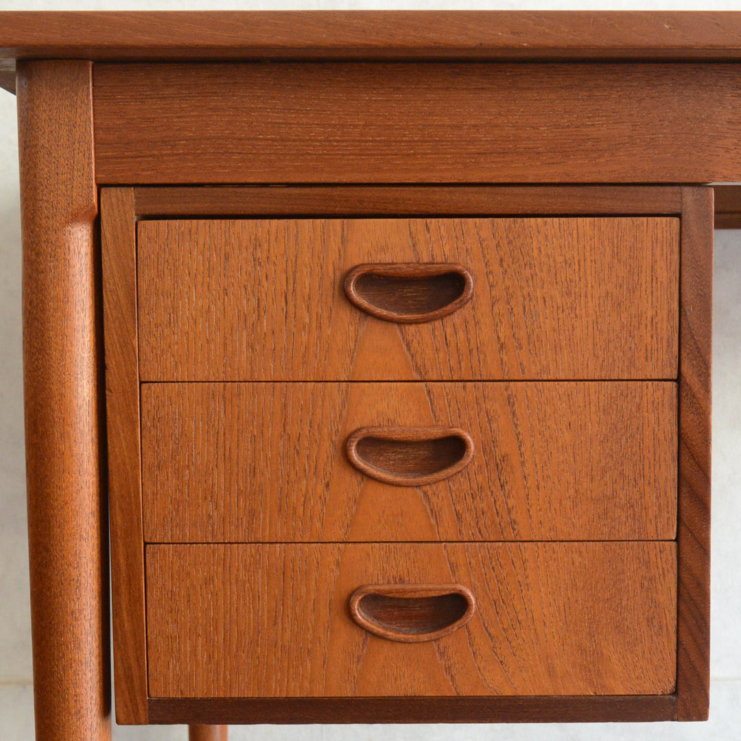 デンマークヴィンテージ チークデスク5-168