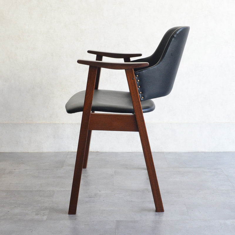 オランダヴィンテージ　アームチェア02（張替済・黒レザー）