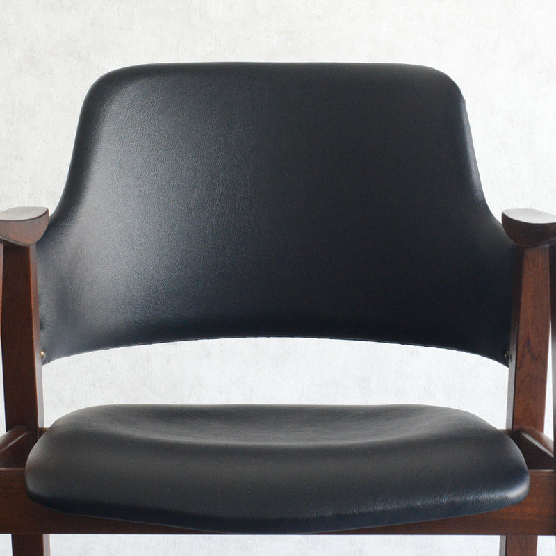 オランダヴィンテージ　アームチェア02（張替済・黒レザー）