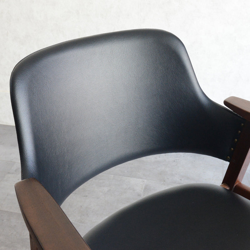 オランダヴィンテージ　アームチェア02（張替済・黒レザー）