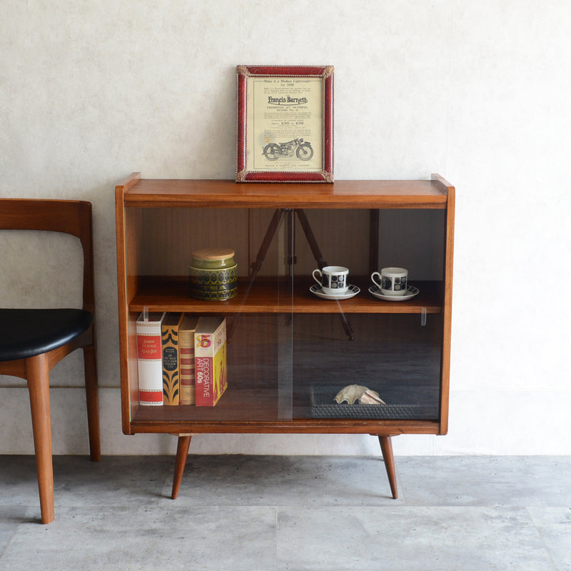 60s ヴィンテージ ガラスキャビネット 44