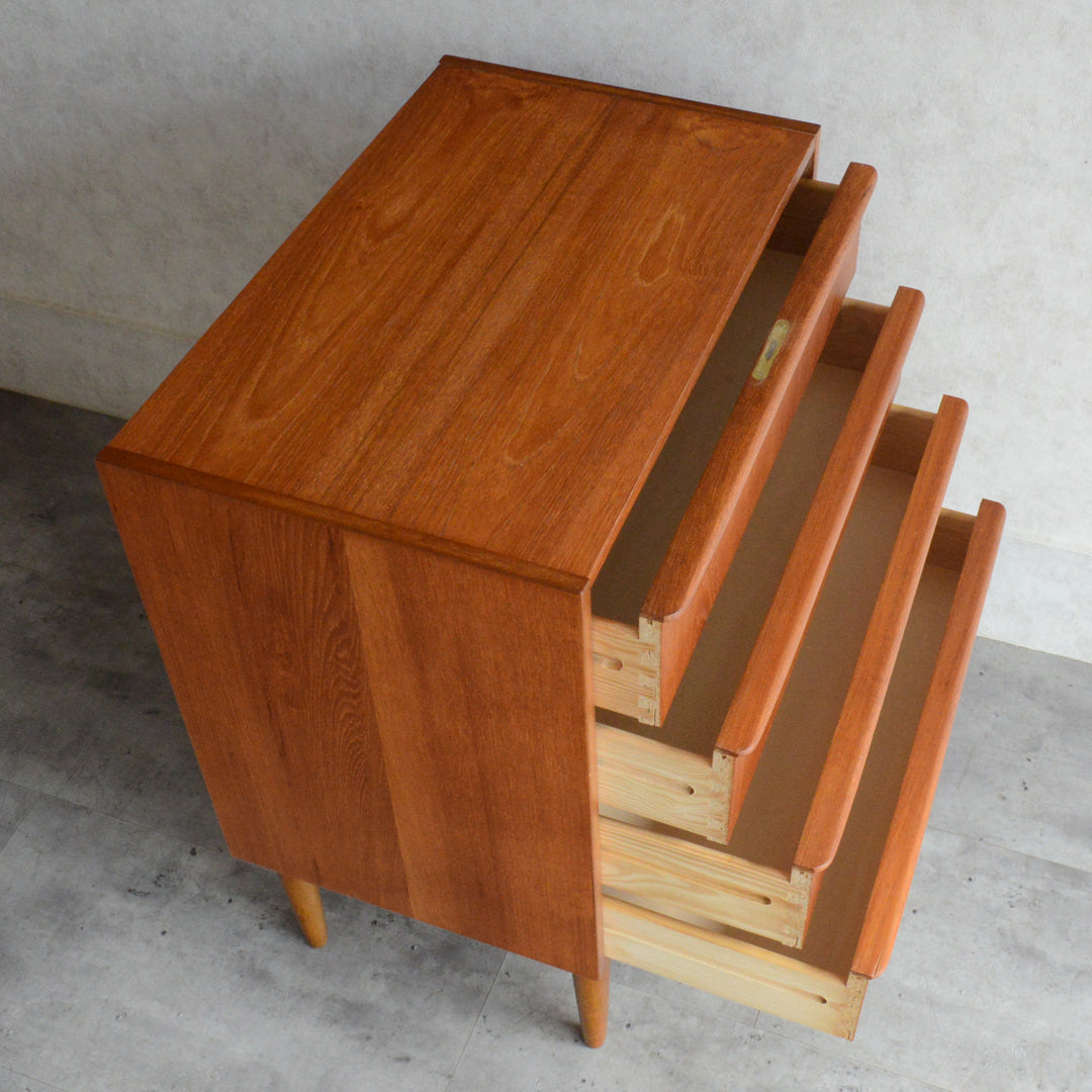 デンマークヴィンテージ  チーク４段チェスト D-6