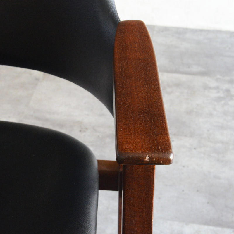 オランダヴィンテージ　アームチェア02（張替済・黒レザー）