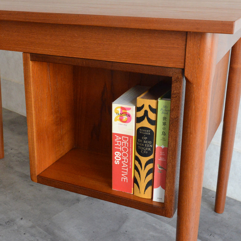 デンマークヴィンテージ チークデスク5-168